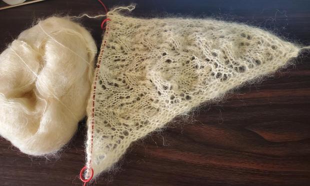 Ivy Scarf with ball of yarn